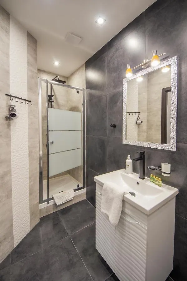 Modern Apartments On Baseina Near Arena City Kiev 0*,  Ucraina