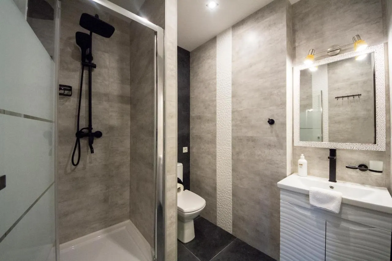 Modern Apartments On Baseina Near Arena City Kiev Ucraina